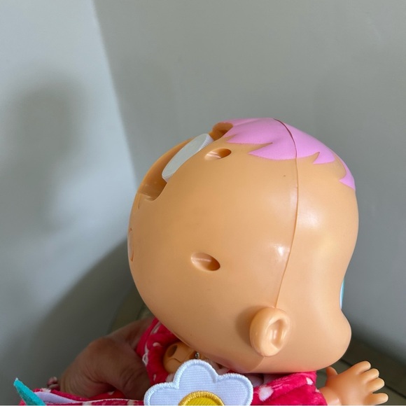 Adorable cry babies Tutti Frutti Strawberry Baby Doll - Picture 7 of 7